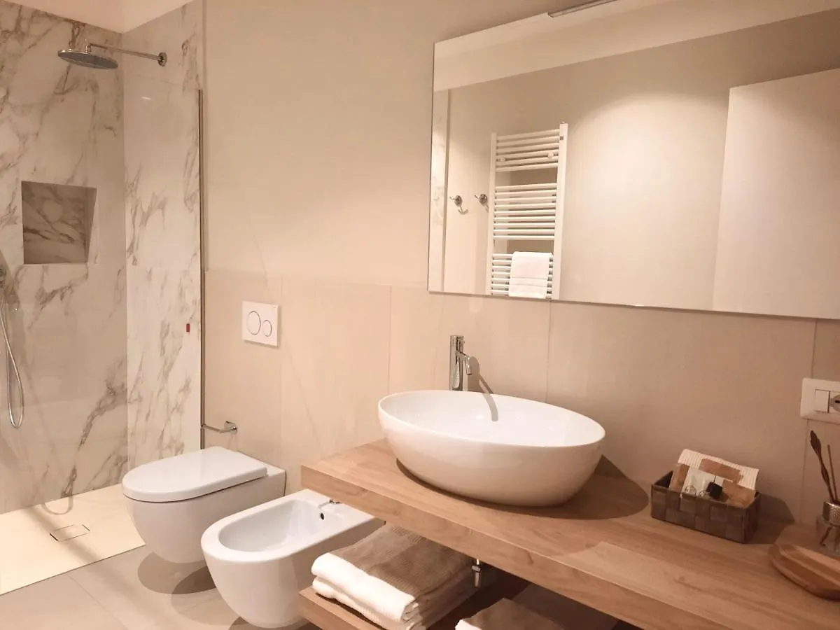 Guest house Santagata Bed&Breakfast Como Italy
