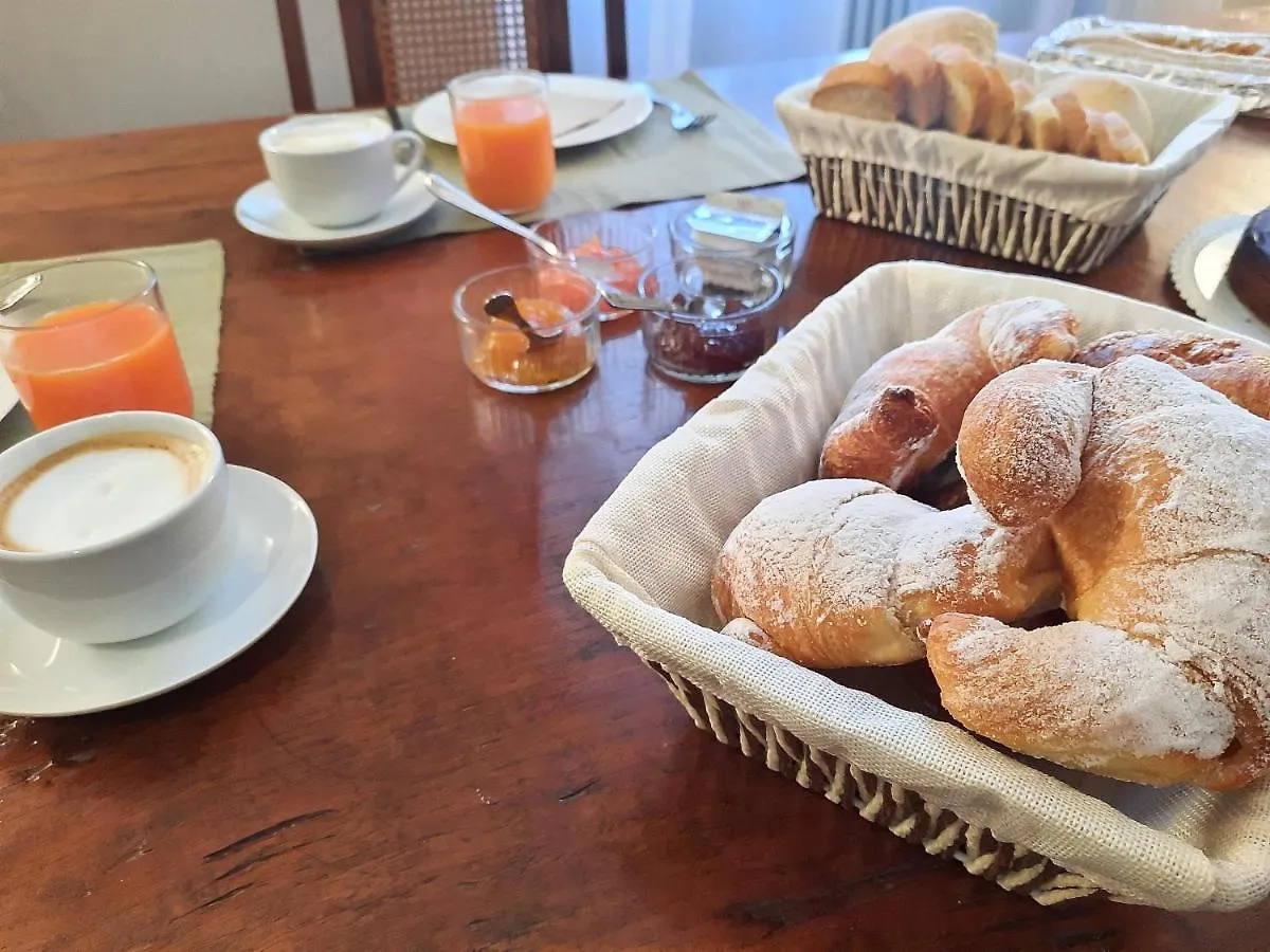 Guest house Santagata Bed&Breakfast Como