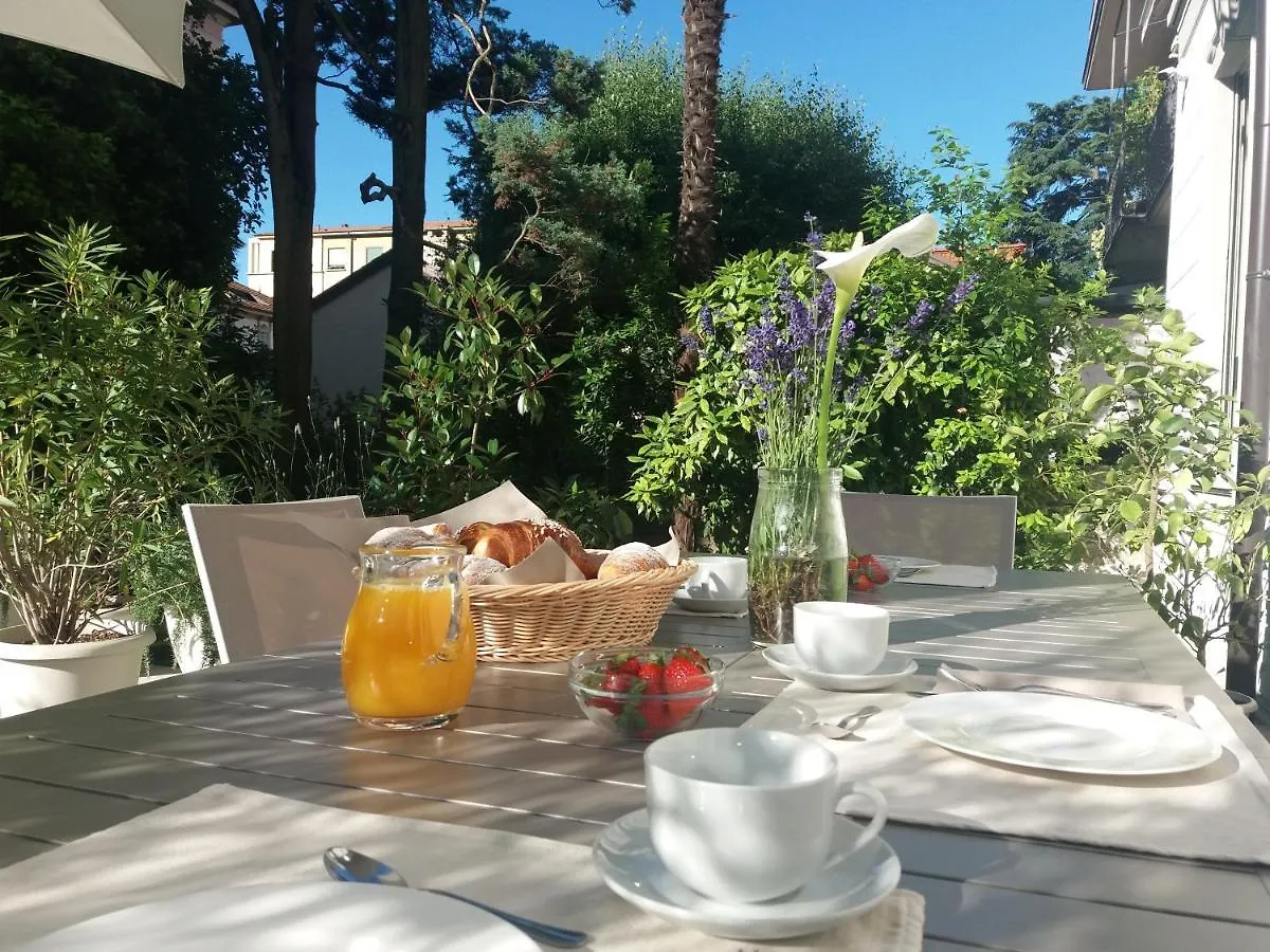 Guest house Santagata Bed&Breakfast Como Italy