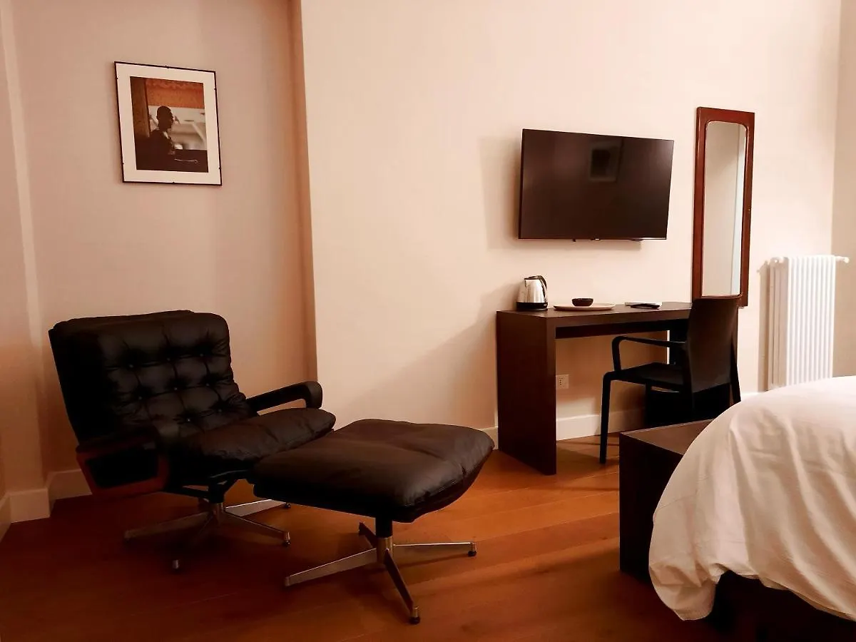 Guest house Santagata Bed&Breakfast Como Italy