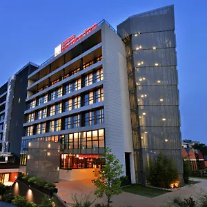 Hilton Garden North מלון